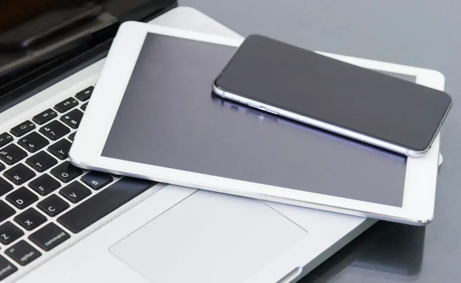 Behalten Sie den Überblick über Firmenhandys und -tablets
