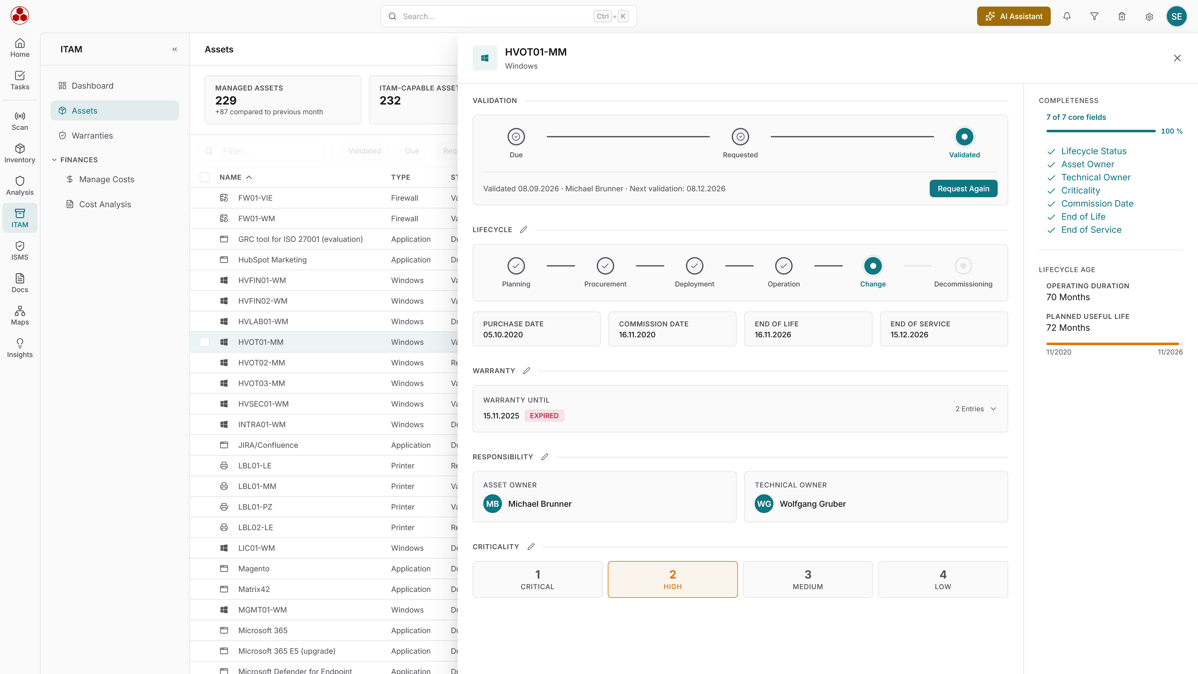 Docusnap365 ITAM Assets list with a detail panel for a Windows asset showing validation status, lifecycle phase, warranty, responsibility, criticality and a completeness score